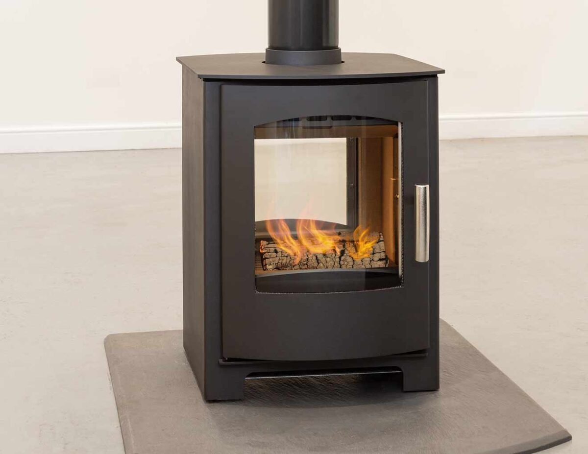Mendip Churchill 8kW Double Sided Stove - Image 2